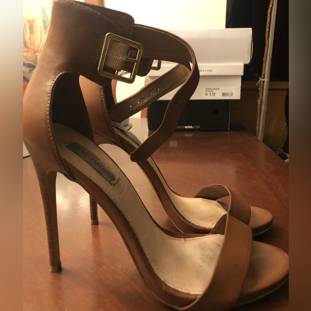 Steve Madden- Brown Marlenee Heels